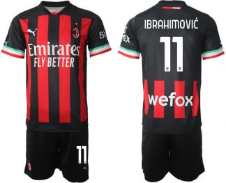 Herren AC Milan Heimtrikot 2022/23 Schwarz Rot Trikotsatz mit Aufdruck IBRAHIMOVIĆ 11